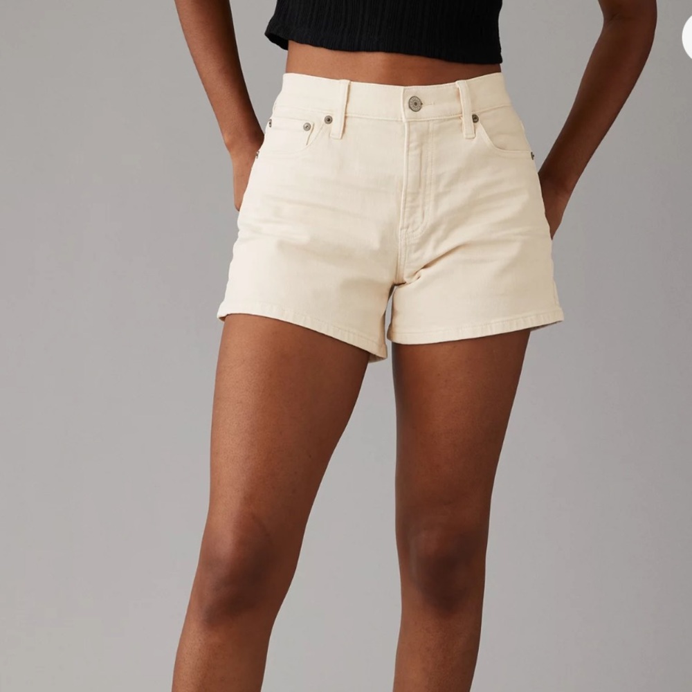 American Eagle Super High Waisted relaxed stretch shorts cream size 000